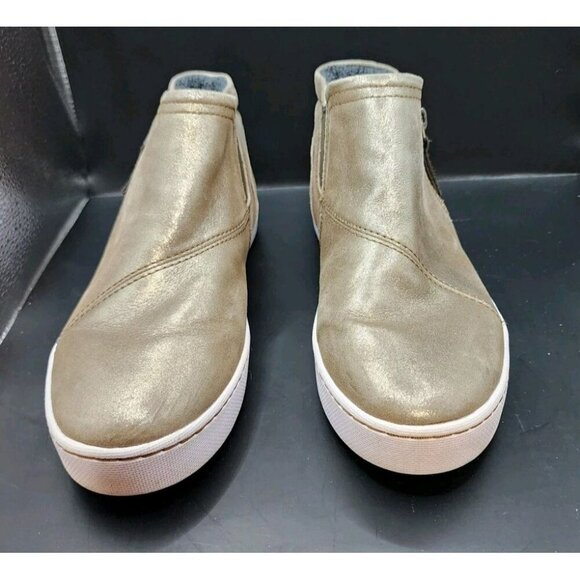 Clarks Pawley Joy Metallic Suede Slip On Side Zipper Sneaker Booties Size 8.5 - Picture 2 of 9